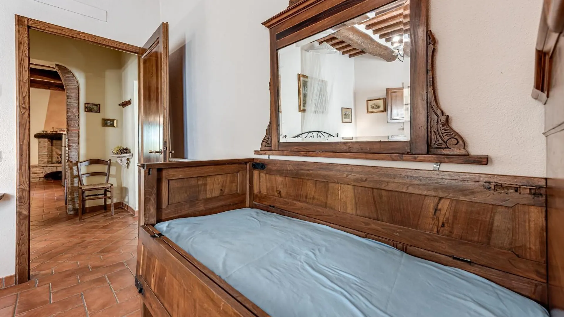 Tenuta Il Casale Di 산미니아토 0*,